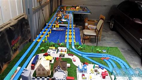 Trackmaster Donald unboxing review and first run. - YouTube