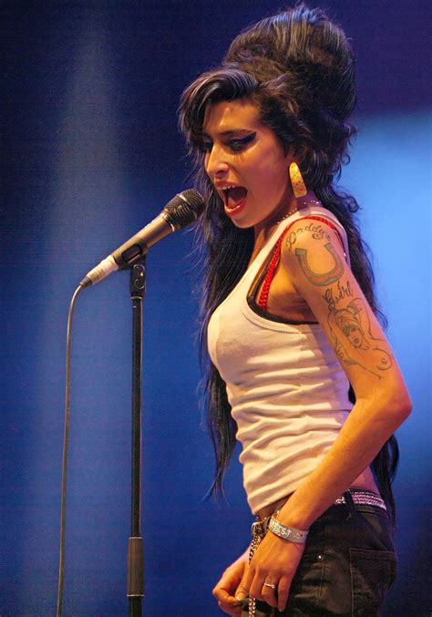 How Did Amy Winehouse Die? A True Tragedy - Music Grotto