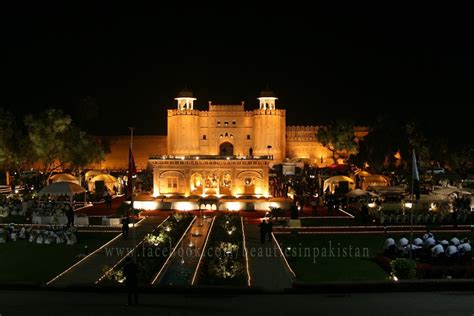 Lahore Fort (Shahi Qila Lahore) ~ Beautiful Places In Pakistan