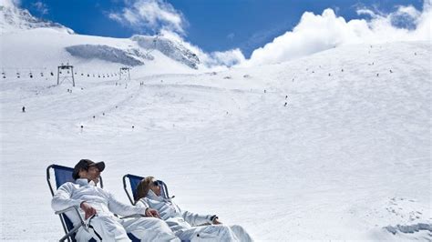 Weather to ski - Blog: Complete guide to summer skiing in the Alps