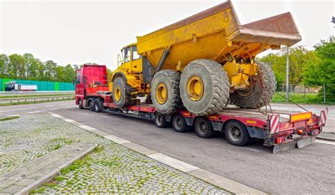 Ultimate Guide What is a Lowboy Truck and Trailer Used For 🚚 In NewsWeekly