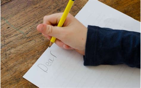 3 Reasons to Teach Your Kids to Write Letters | Global Munchkins