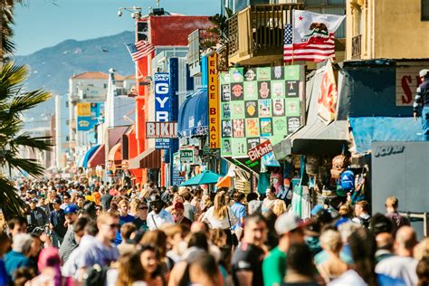 16 Fun Things to Do at the Venice Beach Boardwalk