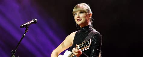 Top 10 Live Performances From Taylor Swift - American Songwriter