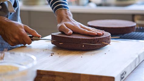 How To Cut Even Cake Layers