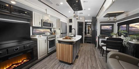 The 3 Best Luxury Fifth Wheels For 2023