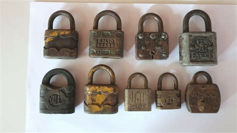 LOT OF 9 VINTAGE PADLOCKS -- Antique Price Guide Details Page