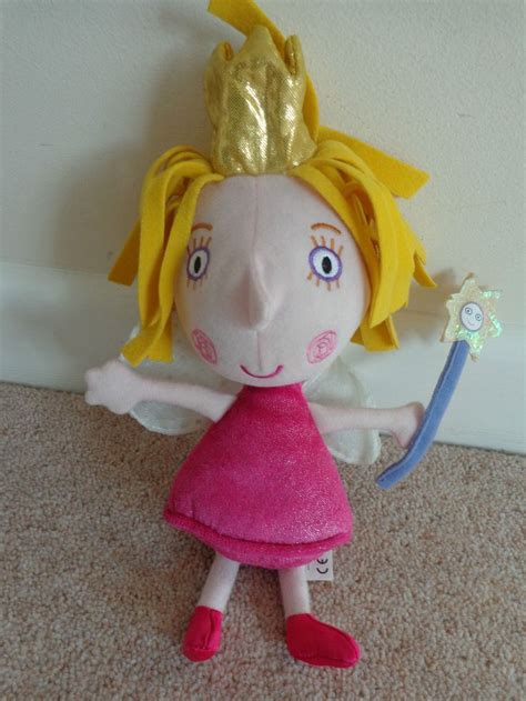 PRINCESS HOLLY 10" TALKING SOFT TOY FROM BEN AND HOLLY'S LITTLE KINGDOM | Ben and holly, Soft ...