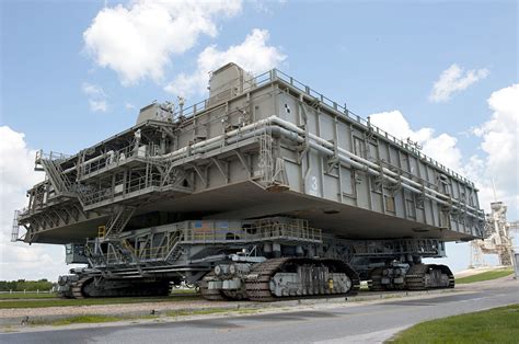 Slow-motion giant: the NASA crawler-transporter | Known as t… | Flickr