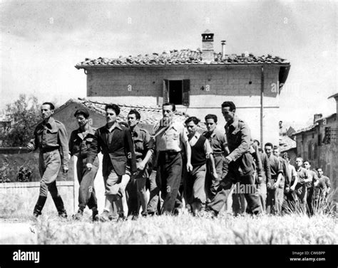 Italienische Partisanen in Montalcino (Italien), Sommer 1944 Stockfotografie - Alamy