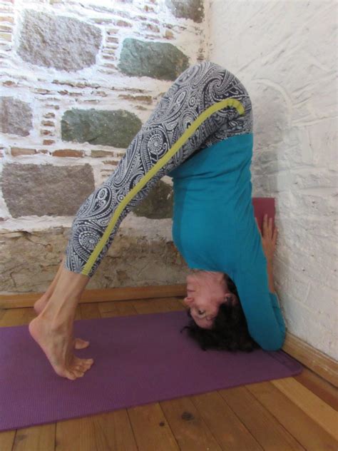 SIRSASANA VARIATIONS – ASPECTS OF YOGA