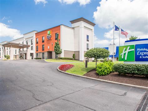 Hotel Specials for Holiday Inn Express & Suites Albany Airport - Wolf Road