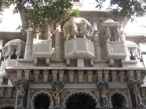 JAIN TEMPLE IN MUMBAI. MUMBAI IS A TRULY SECULAR CITY | Jain temple, Bollywood decor, Secularism