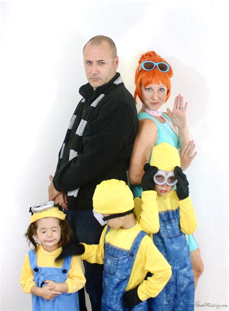 Family costume ideas – Despicable Me – Gru Lucy and minions – House Mix