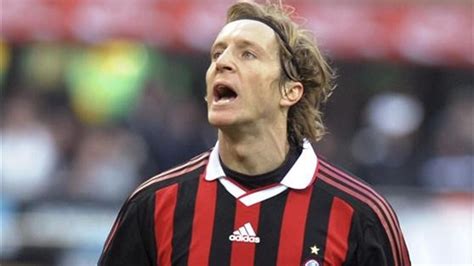 Ambrosini leaving AC Milan after 18 seasons - Eurosport