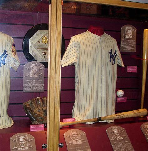 Who Has The Largest Sports Memorabilia Collection - Baseball ...