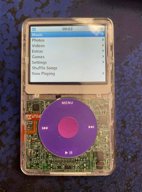 Ipod 5 with clear casing Tech Aesthetic, Ipod Classic, Cassette ...