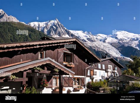 Chalet in Chamonix Mont Blanc valley, France Stock Photo - Alamy