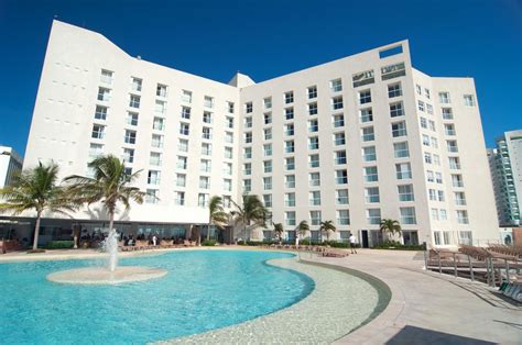 Sunset Royal Beach Resort - Cancun Hotels in Mexico | Mercury Holidays