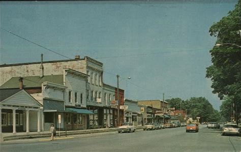 Street Scene Looking East Centreville, MI Postcard