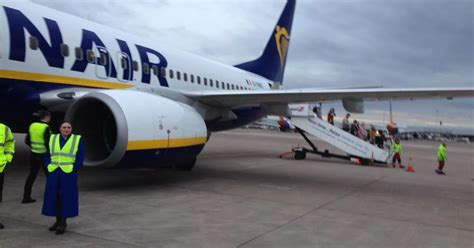 Ryanair passenger describes 'terrifying' moment she thought plane was ...