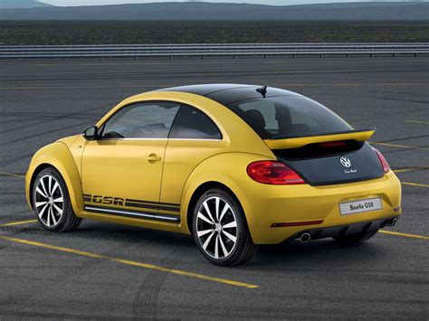 Yellow Volkswagen Beetle | WallPics