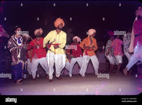 Folk Dance, Maharashtra Stock Photo - Alamy