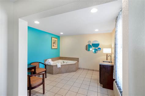 Howard Johnson by Wyndham Houma | Houma, LA Hotels