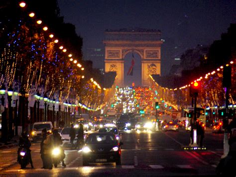 The season of Christmas on the Champs-Élysées - French Moments