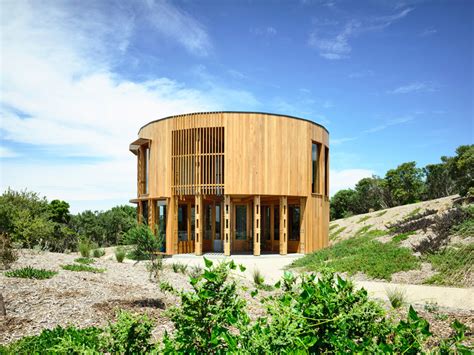 The St Andrews Beach House By Austin Maynard Architects