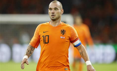 El holandés Sneijder se retiró del fútbol para ser dirigente