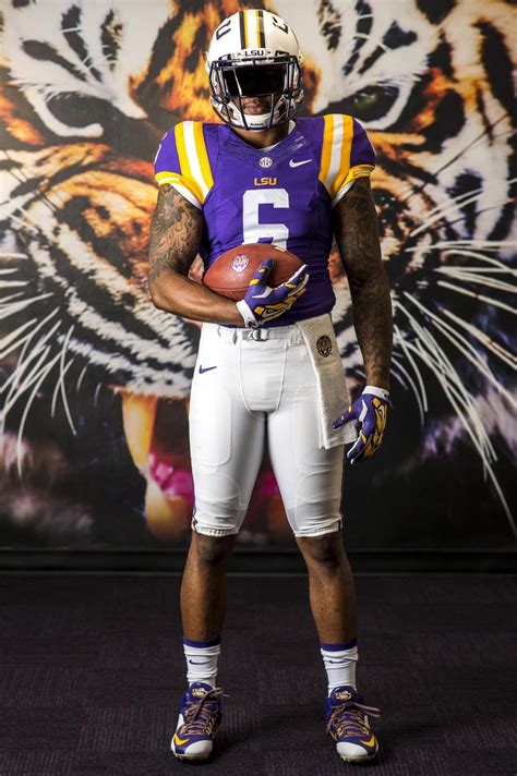 LSU to wear white helmets and pants with purple jerseys. : r/CFB