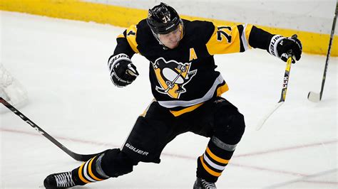 Penguins' Evgeni Malkin not in lineup for Game 1 vs. Islanders