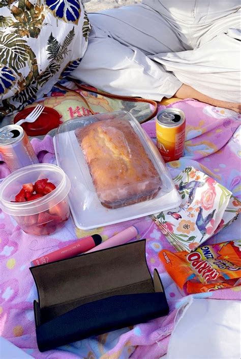 beach picnic | Picnic, Beach picnic, Baech