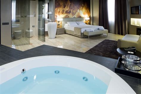 Luxe Hotel Suite Met Jacuzzi | wallgardner.pages.dev