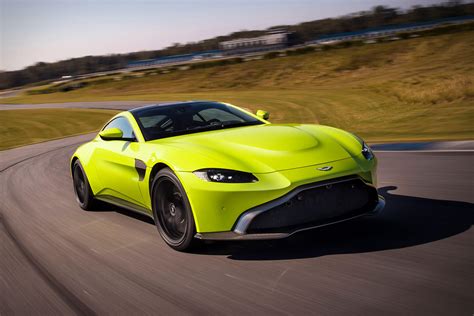 Aston Martin Vantage 2018 vs. Old Model - Differences and Improvements