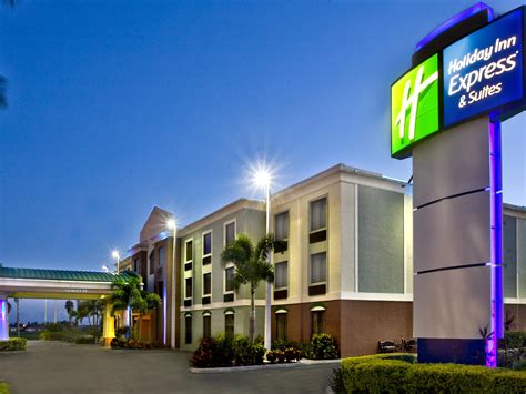 Holiday Inn Express & Suites Clewiston Hotel by IHG