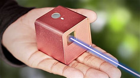 World Smallest Laser Engraver: Cubiio - YouTube