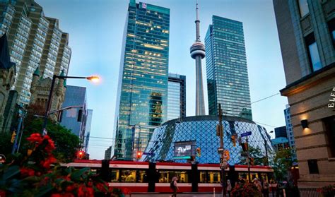 21 BEST Places to Visit in Toronto (2021 Guide)