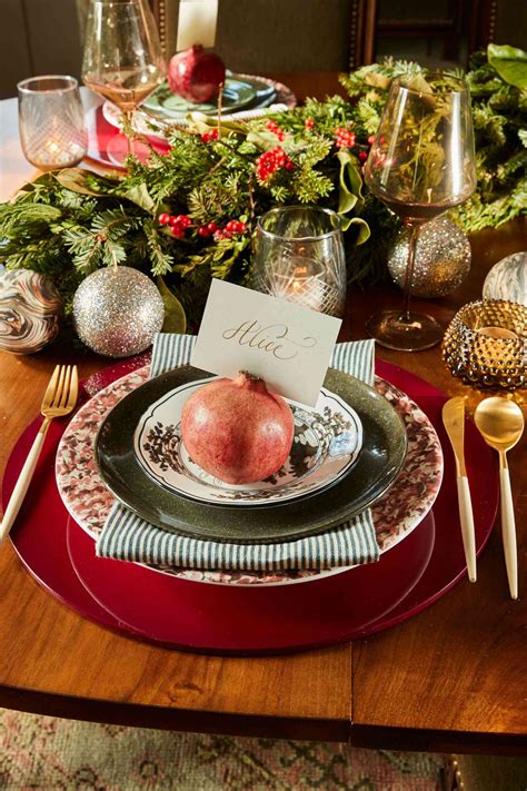 30 Christmas Table Settings For A Festive Holiday Meal