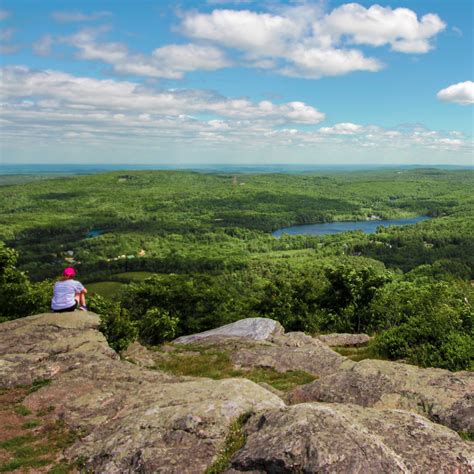 9 Best Hikes In Beautiful Massachusetts