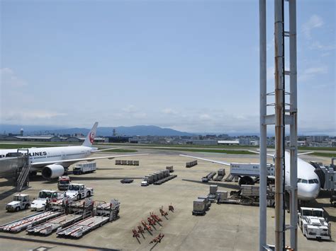 JAL DIAMOND PREMIER LOUNGE AT FUKUOKA AIRPORT