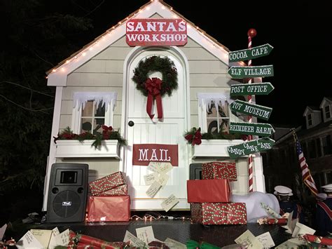 Santa's workshop float for Christmas parade #Christmas #parade ...