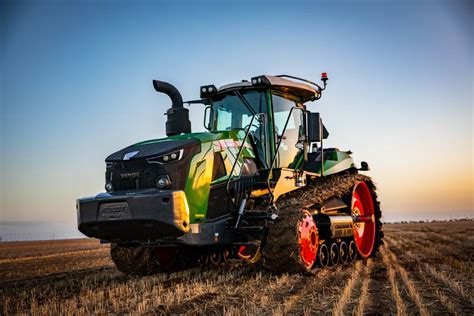 Fendt releases all-new ranges of high-horsepower track tractor | Farm ...