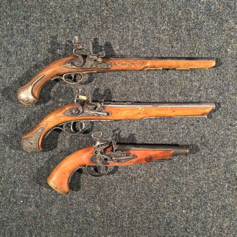 1700- Flintlock Pistols- Replica - UK Gun Hire