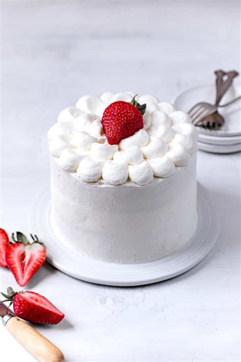 White Cake with Strawberries and Mascarpone Frosting - Sloane's Table