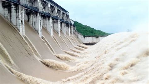 Bangladesh rivers to swell as India opens all gates of Farakka barrage ...