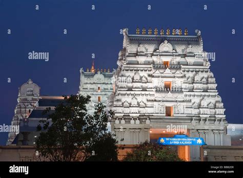 Iskcon temple bangalore hi-res stock photography and images - Alamy