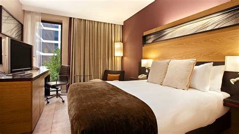 Hilton Gatwick Hotel | Include parking at the terminal from £35