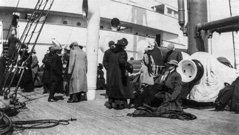 These Pictures Document the Moment when the Titanic Survivors Arrived Home, 1912 - Rare ...